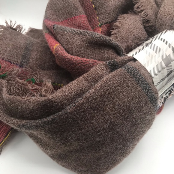 NWT True North Brown Plaid Knitted Scarf - Picture 6 of 6